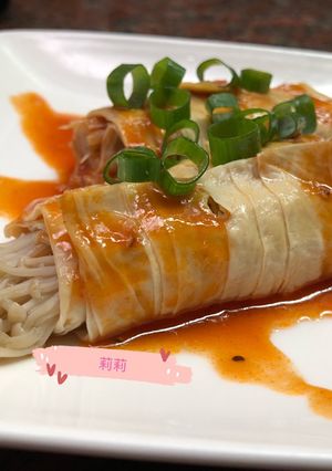 Foto resep Kembang tahu gulung enoki 金針菇豆皮捲