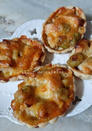 A picture of Mini Chicken Quiches.