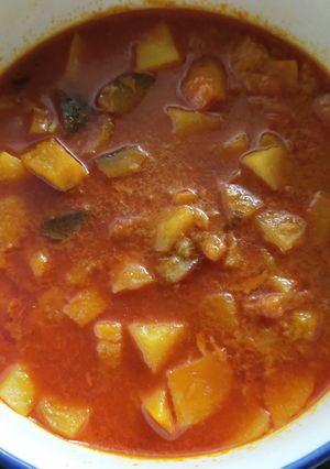A picture of Potato - Brinjal Curry.