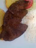 Hígado frito con papas doradas