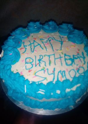 A picture of Buttercream icing.