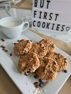 Une photo de Cookies 🍪 à l'avoine et aux pépites de chocolat 🍫