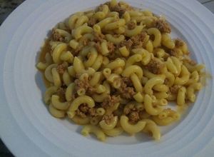 Una foto de Pasta con carne molida de pavo y queso americano