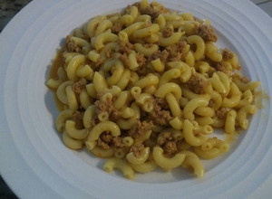 Una foto de Pasta con carne molida de pavo y queso americano
