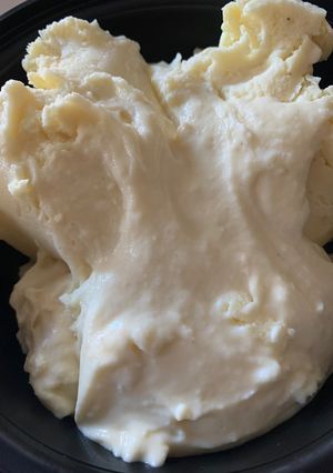 A picture of Vermont Cheddar Mashed Potatoes.