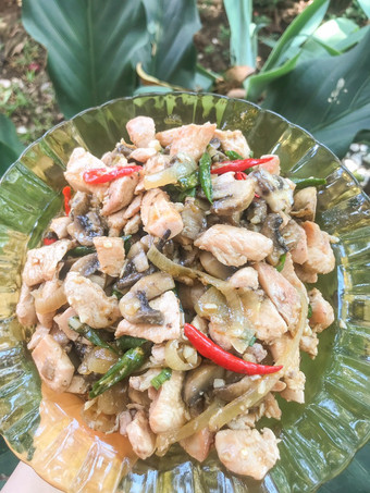 Anti Ribet, Membuat Ayam tumis jamur Yang Menggugah Selera
