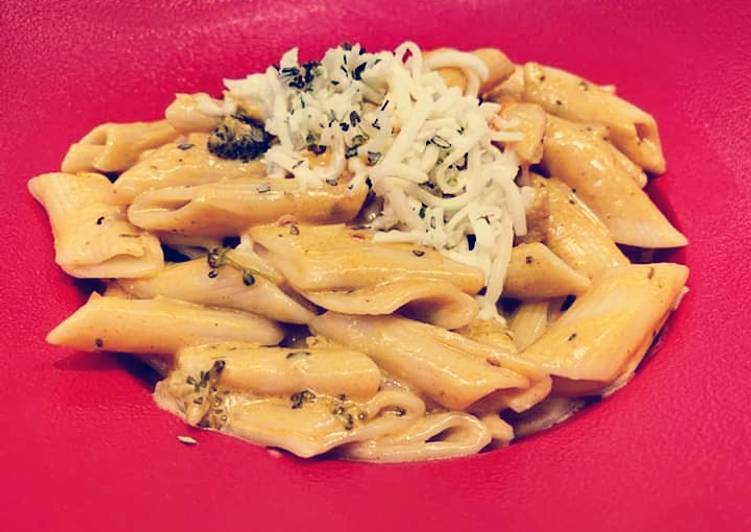 Creamy cheesy white sauce pasta