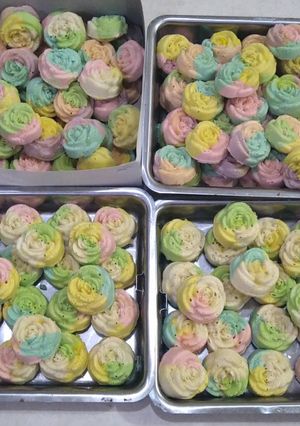 Foto resep Bolu pelangi mawar kukus