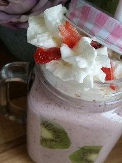 Φωτογραφία της συνταγής Smoothie με μέλι, γιαούρτι, φράουλα και ακτινίδιο!!!