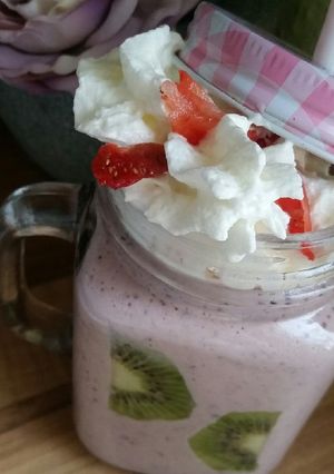 Φωτογραφία της συνταγής Smoothie με μέλι, γιαούρτι, φράουλα και ακτινίδιο!!!