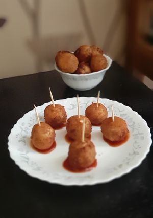 A picture of Raw Banana cheese Balls.