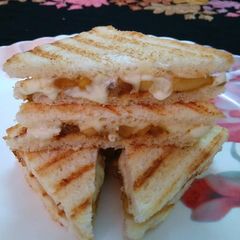 A picture of Apple Raisin Bread Sandwich.