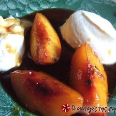 A picture of Caramelized peaches with honey, thyme and yogurt.