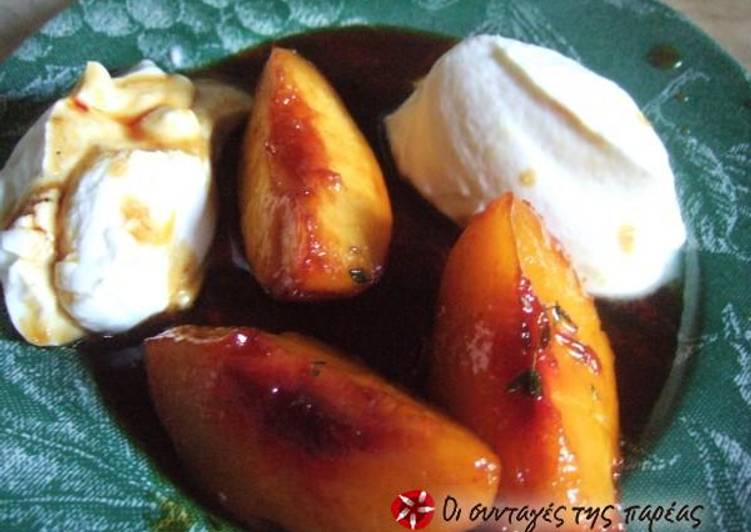 Caramelized peaches with honey, thyme and yogurt