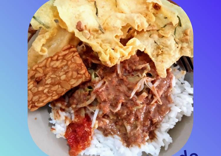 Resep Nasi pecel khas Jawa Timur yang Lezat Sekali