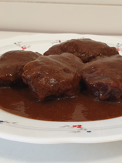 Una foto de Carrilleras de cerdo en salsa