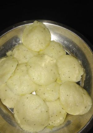 A picture of Rava idli.