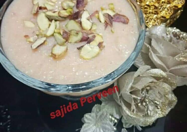 Gajar ki kheer (gajrella)