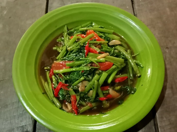 Langkah Gampang Membikin Resep Tumis kangkung saos tiram yang Enak Banget Anti Ribet, Menggugah Selera