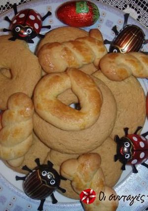 A picture of Unique Easter koulourakia.