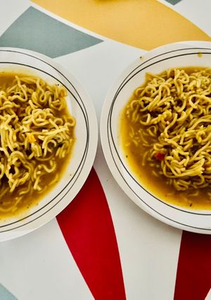सूपी मैगी (soupy maggi recipe in Hindi) रेसिपी मुख्य फोटो