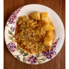 Cabbage-potato soup A picture of Cabbage-potato soup.