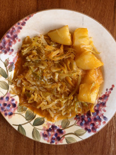 A picture of Cabbage-potato soup.