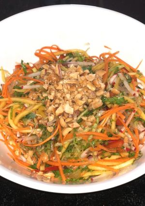 Una foto de Ensalada de mango vietnamita