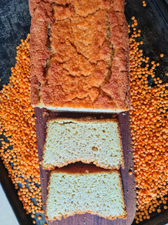 Una foto de Pan de lentejas coral, turcas, rojas, naranja o como las conozcas 🧡 pan proteico sin gluten
