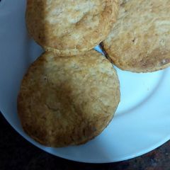 A picture of 15-minute air fryer scones.