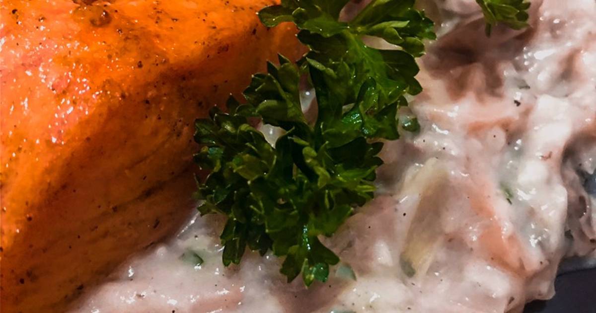 Resep Salmon dengan Saus Jamur (Salmon Pan Seared with Creamy Mushroom