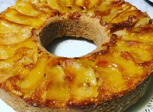 Una foto de Torta de manzana invertida (con aceite, fácil y económica!!)