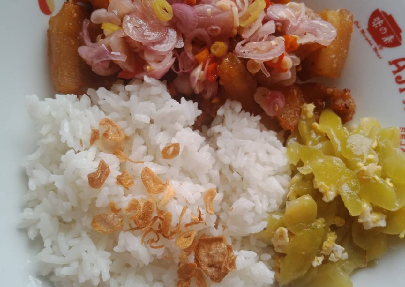 Babi goreng sambal matah plus tumis pare telor