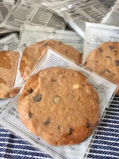 A picture of American Chocolate Chip Cookies 🍪.