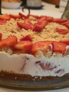 Una foto de Tarta de queso con fresas