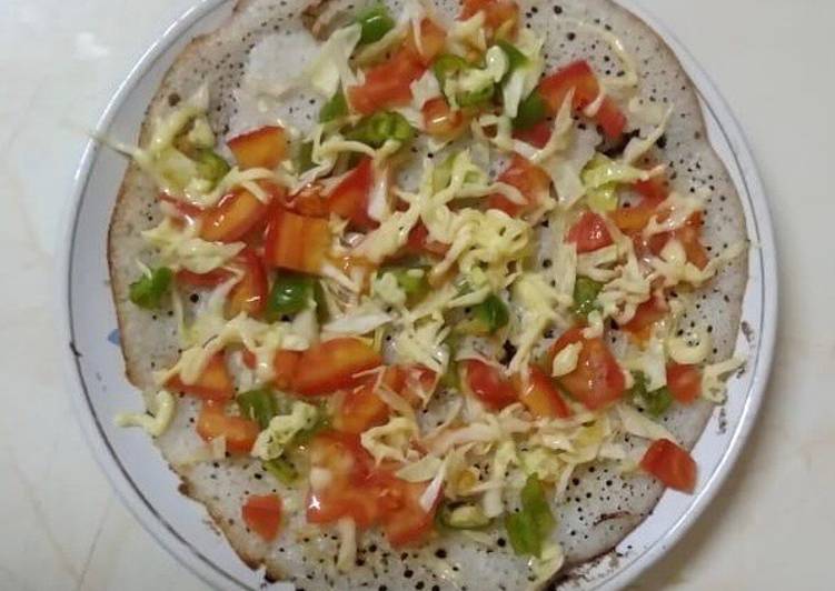 Tomato, cabbage, capsicum jain uttapam