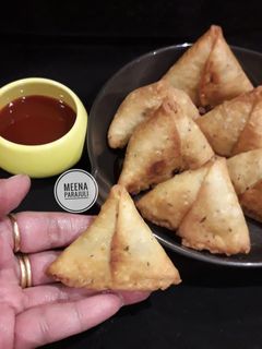 आलू मटर मिनी समोसा (aloo matar mini samosa recipe in Hindi) रेसिपी मुख्य फोटो