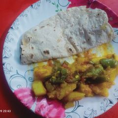 A picture of Capsicum and potato veggie.