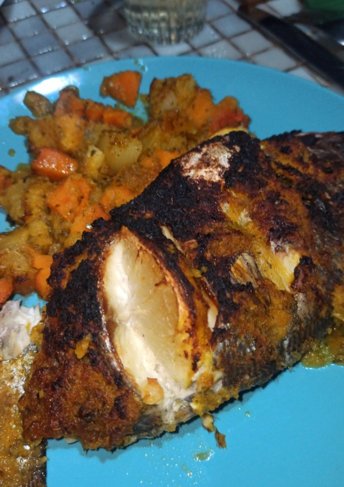 Una foto de Dorada al horno con piña y limón