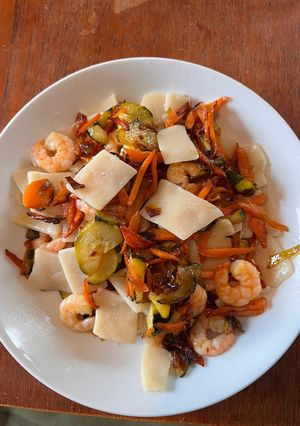 Une photo de Gnocchis de riz aux légumes et crevettes