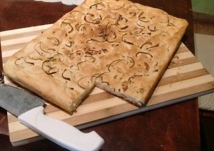 Focaccia de cebolla y romero