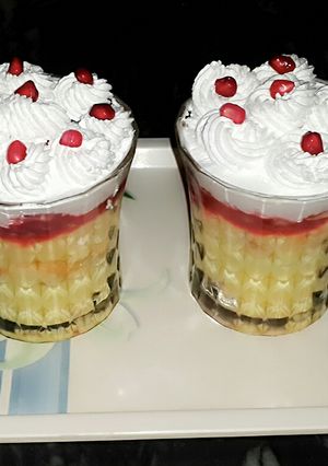 A picture of Fruit trifle.