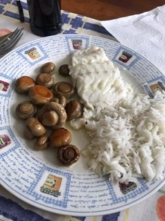 Una foto de Bacalao al Varoma con salsa de Ajo y vino en Thermomix