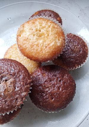 Una foto de Muffins de chocolate, vainilla y marmolados