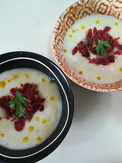 Una foto de Crema de melón con jamón