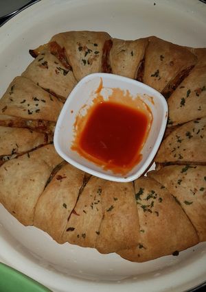 A picture of Chicken brunch ring.