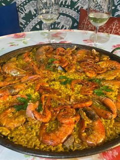 Una foto de Paella de marisco 🦐