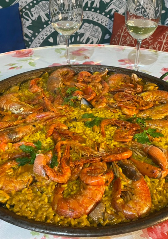 Una foto de Paella de marisco 🦐