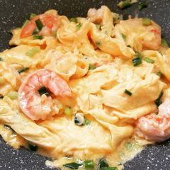 Chinese Silky Scramble Eggs with Shrimp 滑蛋炒蝦仁 A picture of Chinese Silky Scramble Eggs with Shrimp 滑蛋炒蝦仁.
