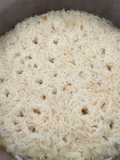 Arroz con cebolla blanca en arrocera